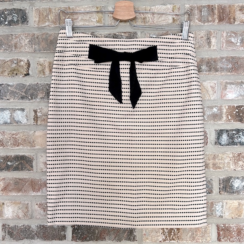 Forever 21 Women’s Pencil Skirt with Contrasting Stripe and Bow Detail - Size M